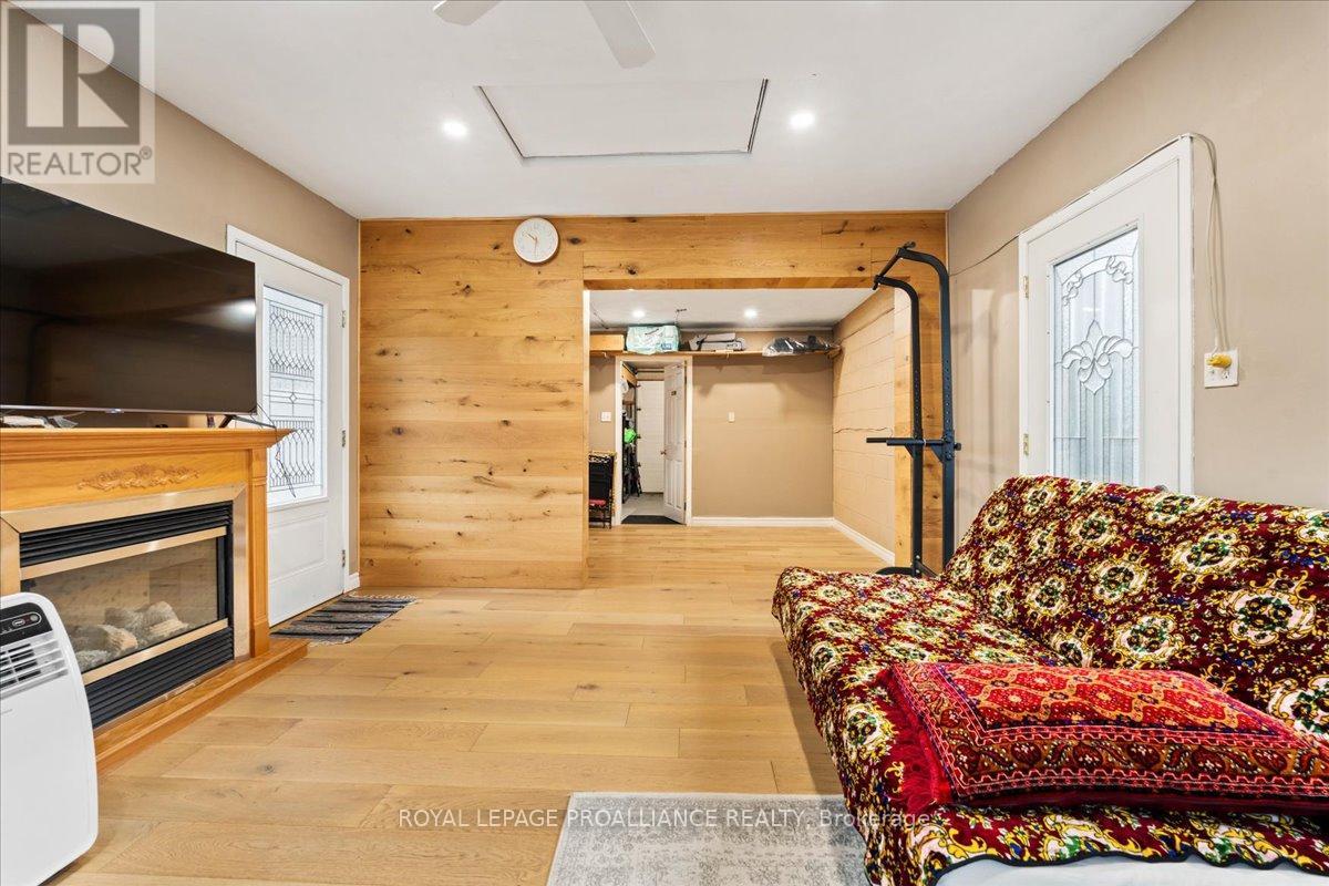 44 Meadowvale Avenue, Belleville, Ontario  K8N 2L6 - Photo 15 - X12603920