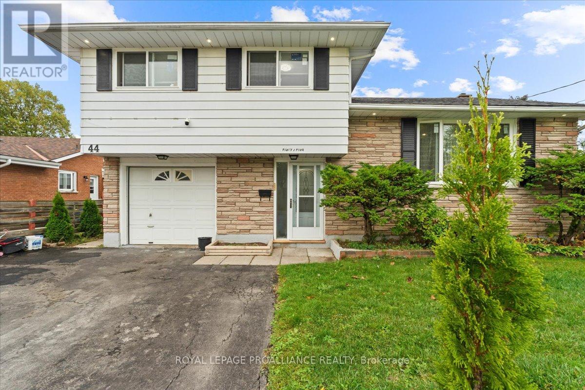 44 Meadowvale Avenue, Belleville, Ontario  K8N 2L6 - Photo 2 - X12603920