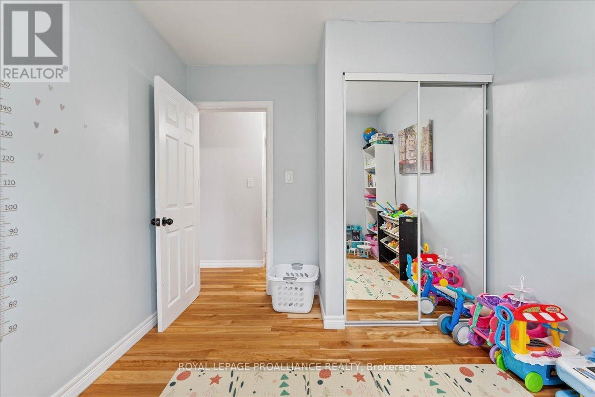 44 Meadowvale Avenue, Belleville, Ontario  K8N 2L6 - Photo 28 - X12603920