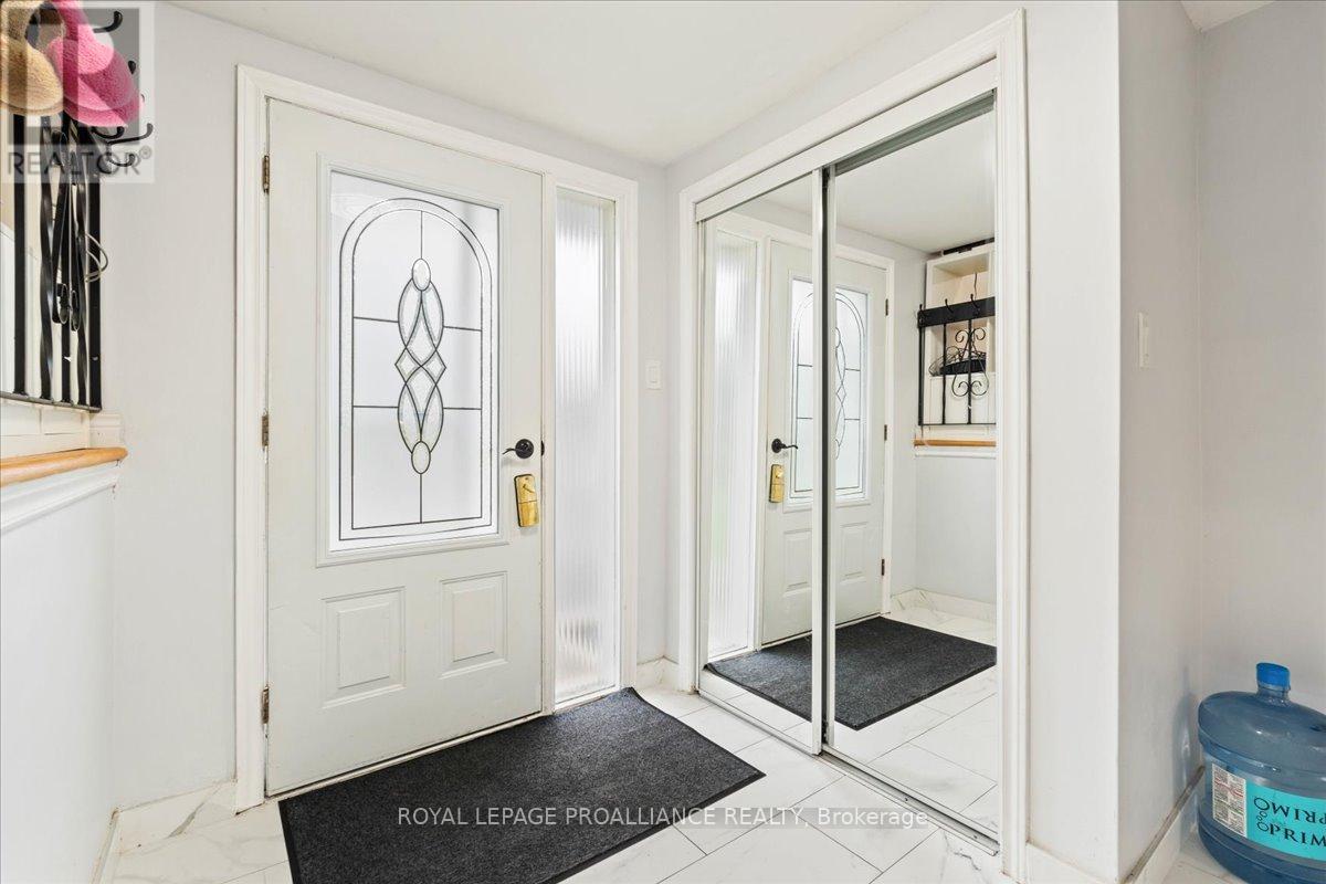 44 Meadowvale Avenue, Belleville, Ontario  K8N 2L6 - Photo 5 - X12603920