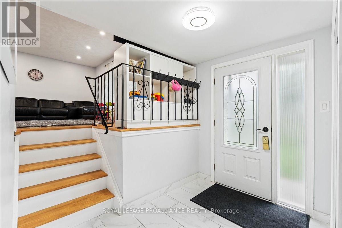 44 Meadowvale Avenue, Belleville, Ontario  K8N 2L6 - Photo 7 - X12603920