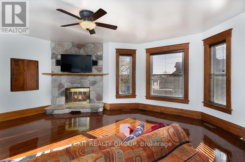 337 Dufferin Avenue, Quinte West, Ontario  K8V 5G8 - Photo 10 - X12603990