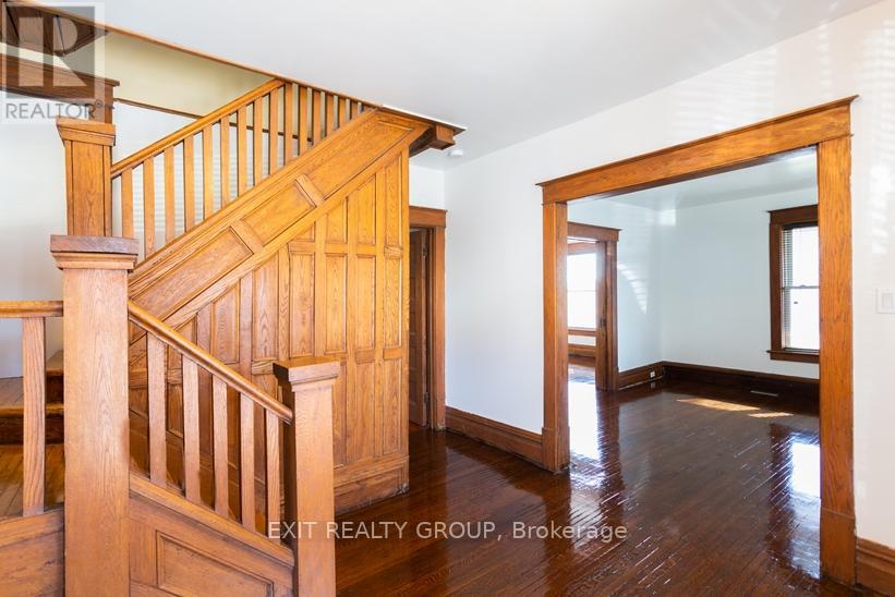 337 Dufferin Avenue, Quinte West, Ontario  K8V 5G8 - Photo 5 - X12603990