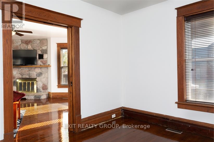 337 Dufferin Avenue, Quinte West, Ontario  K8V 5G8 - Photo 8 - X12603990