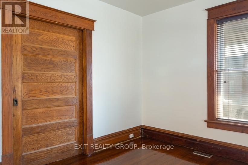 337 Dufferin Avenue, Quinte West, Ontario  K8V 5G8 - Photo 9 - X12603990