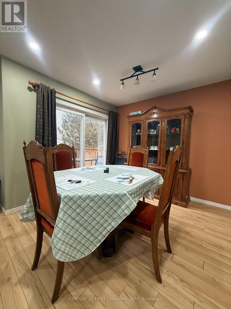 70 - 9 Ailsa Place, London South, Ontario  N5Z 4Z6 - Photo 3 - X12603932
