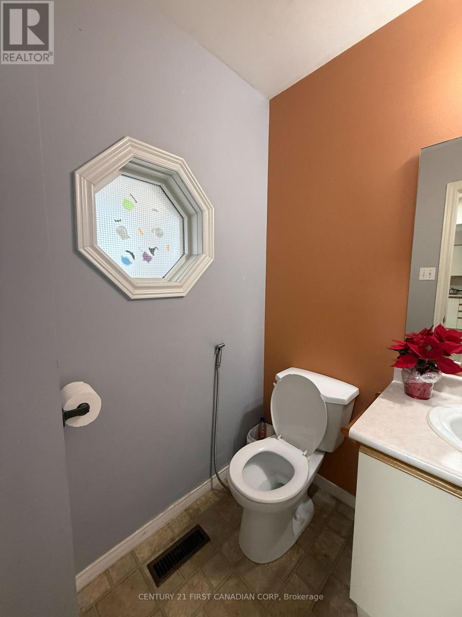 70 - 9 Ailsa Place, London South, Ontario  N5Z 4Z6 - Photo 8 - X12603932