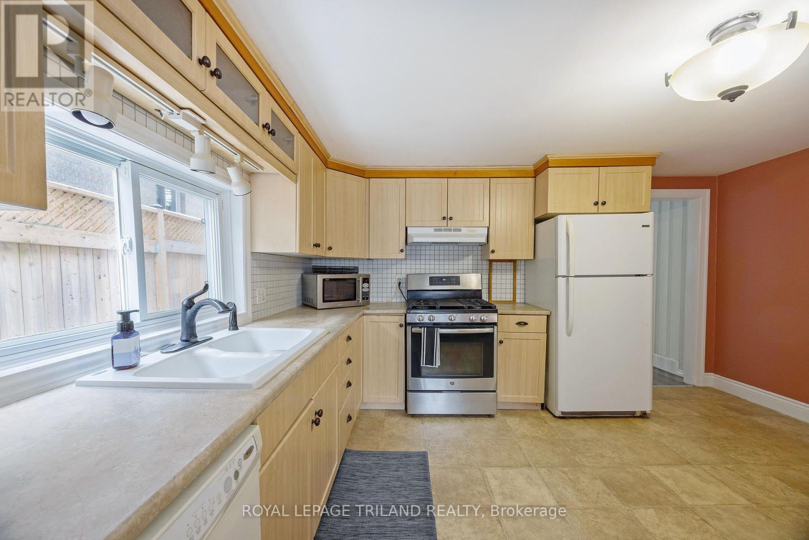 136 St George Street, Central Elgin, Ontario  N5P 2M1 - Photo 14 - X12603950