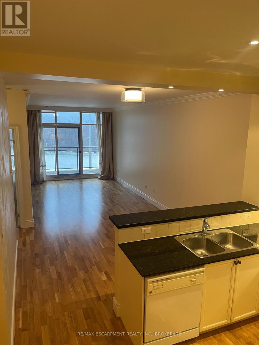 419 - 1 Leaside Park Drive, Toronto, Ontario  M4H 1R1 - Photo 2 - C12603900