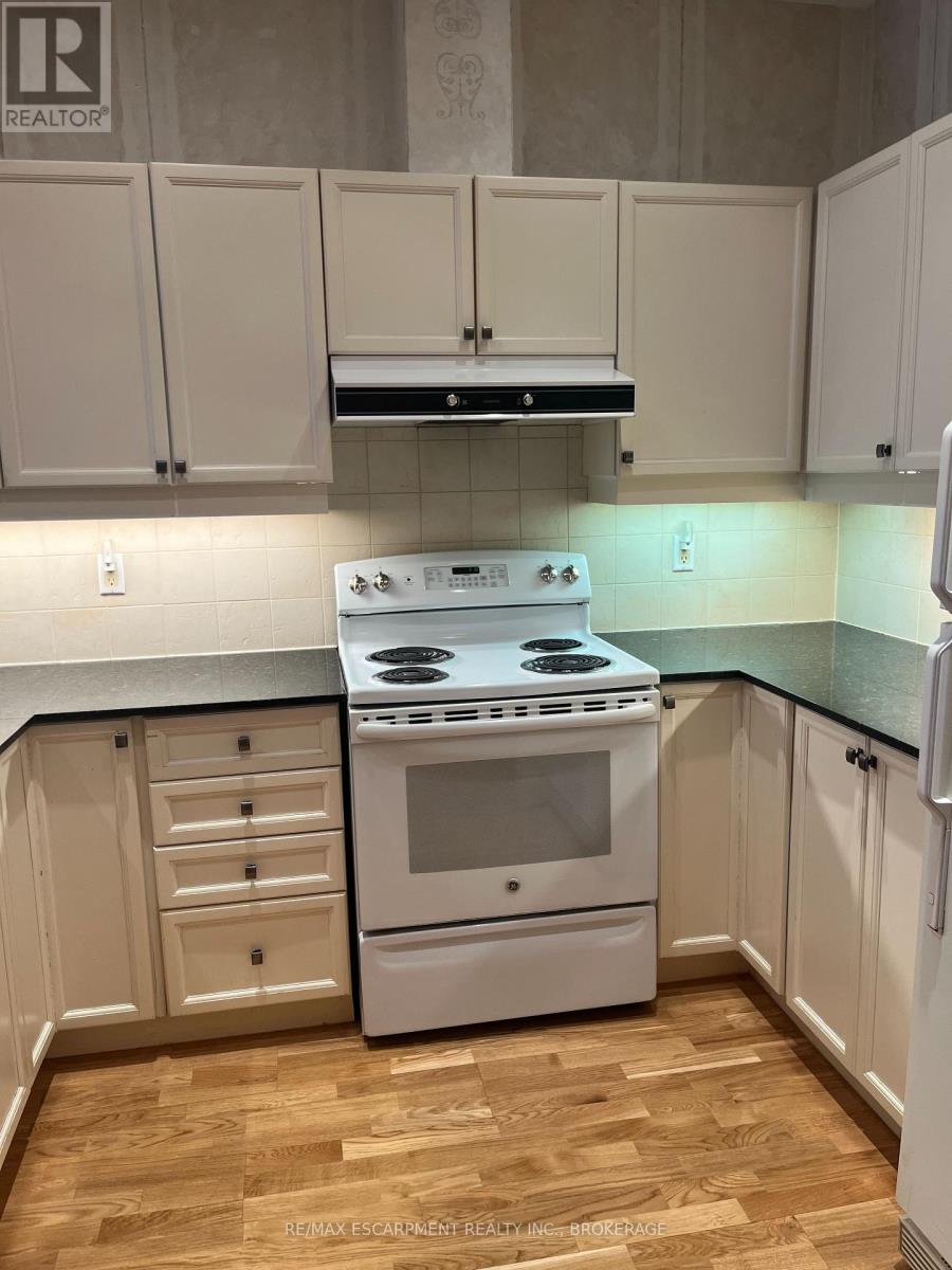 419 - 1 Leaside Park Drive, Toronto, Ontario  M4H 1R1 - Photo 8 - C12603900