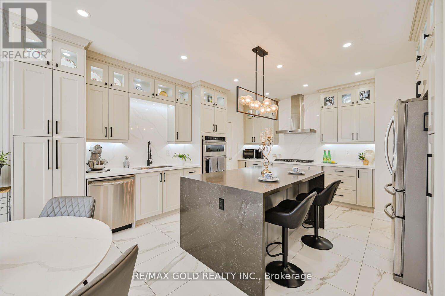 23 YELLOW PINE ROAD, Brampton, Ontario