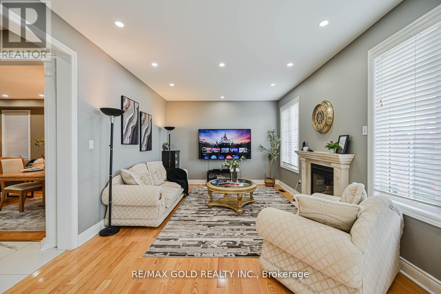 23 Yellow Pine Road, Brampton, Ontario  L6P 2E4 - Photo 17 - W12534598