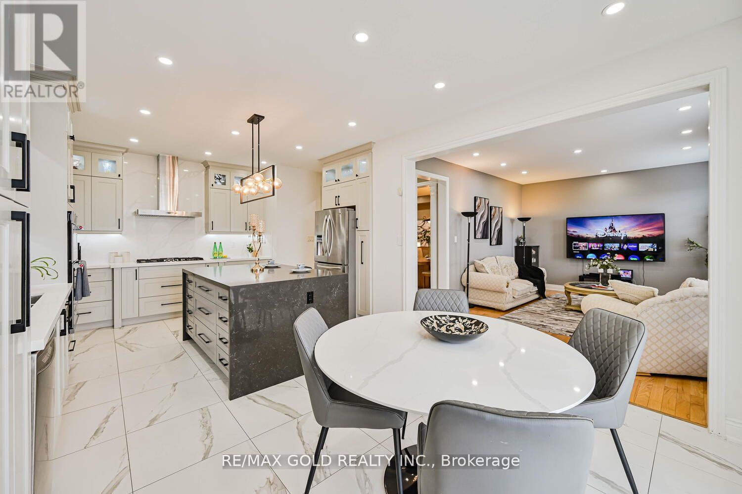 23 Yellow Pine Road, Brampton, Ontario  L6P 2E4 - Photo 6 - W12534598