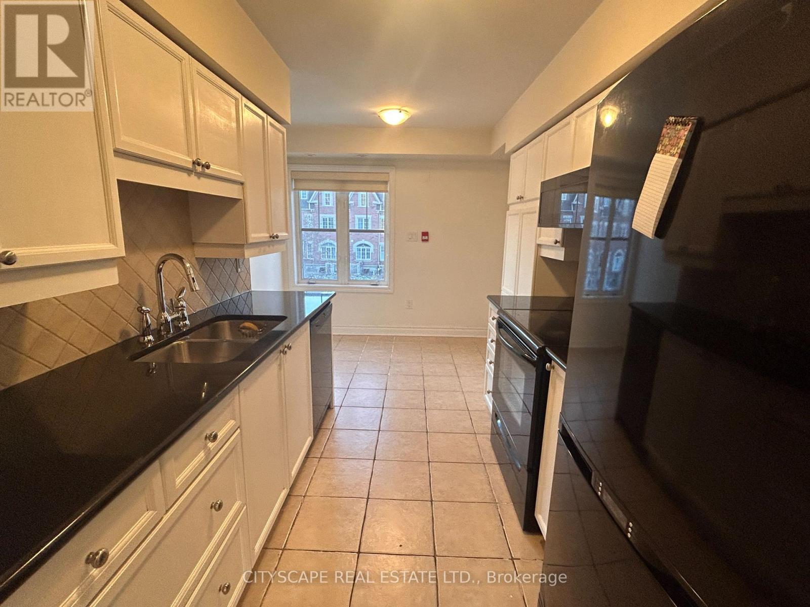 2 - 600 Shoreline Drive, Mississauga, Ontario  L5B 0A8 - Photo 3 - W12603208