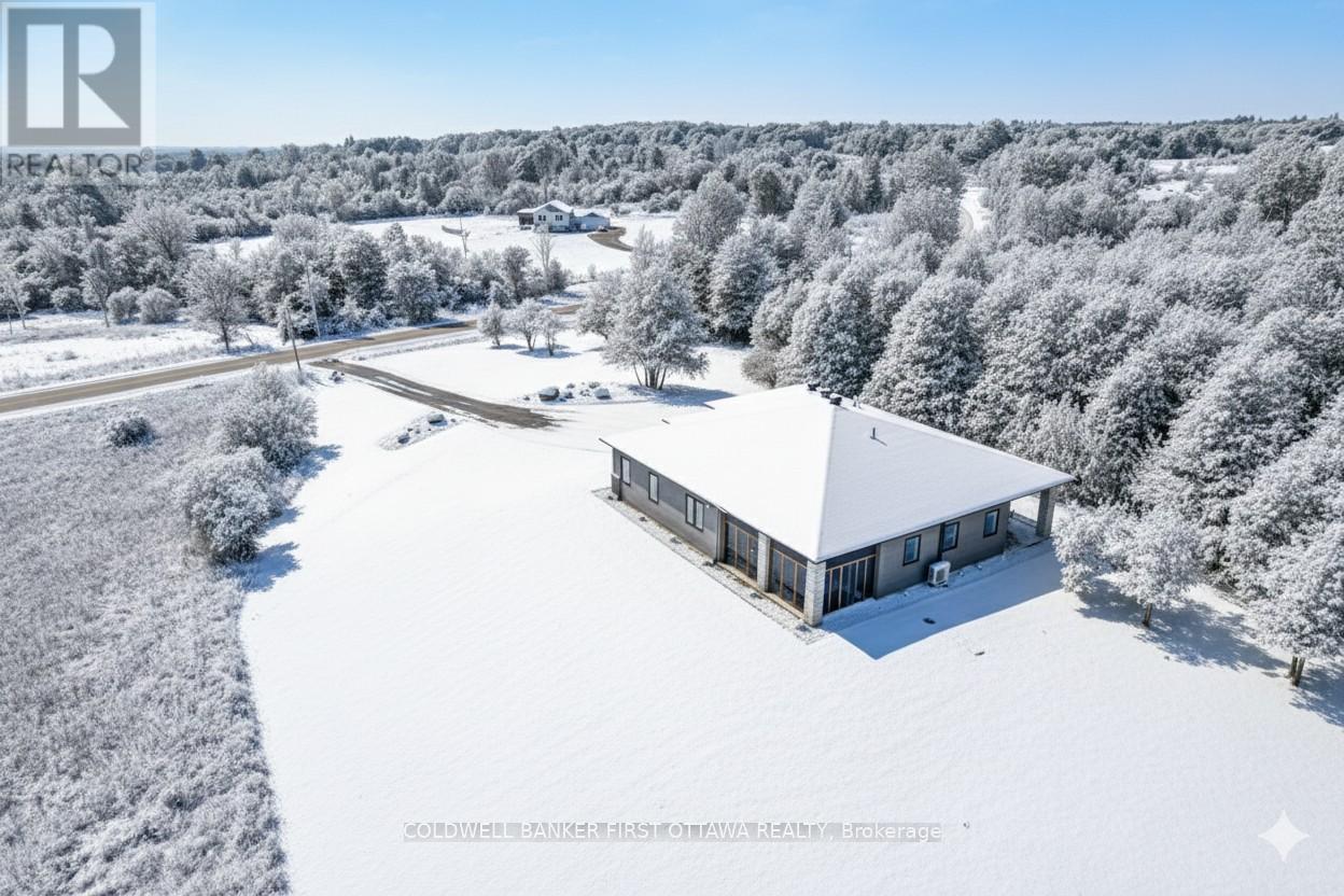 456 Pine Grove Road, Lanark Highlands, Ontario  K0G 1K0 - Photo 3 - X12425513