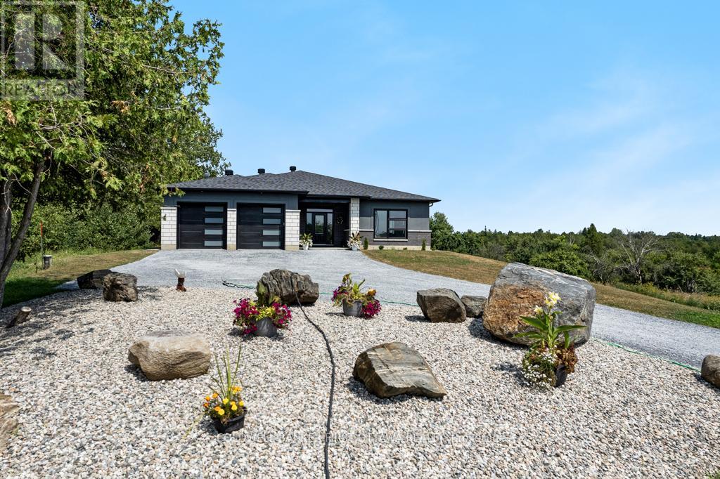 456 Pine Grove Road, Lanark Highlands, Ontario  K0G 1K0 - Photo 4 - X12425513