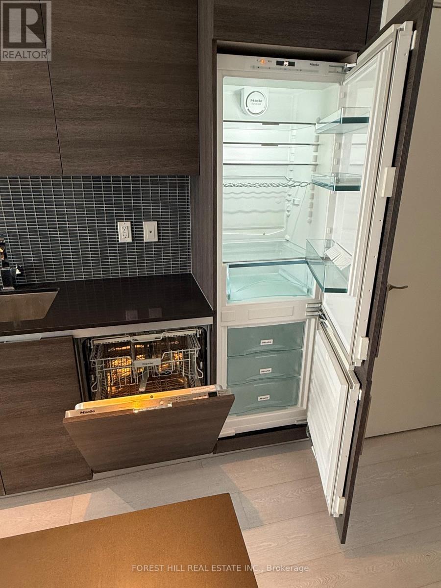 1708 - 200 Bloor Street W, Toronto, Ontario  M5S 1T8 - Photo 9 - C12604038