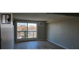 3936 WYANDOTTE STREET