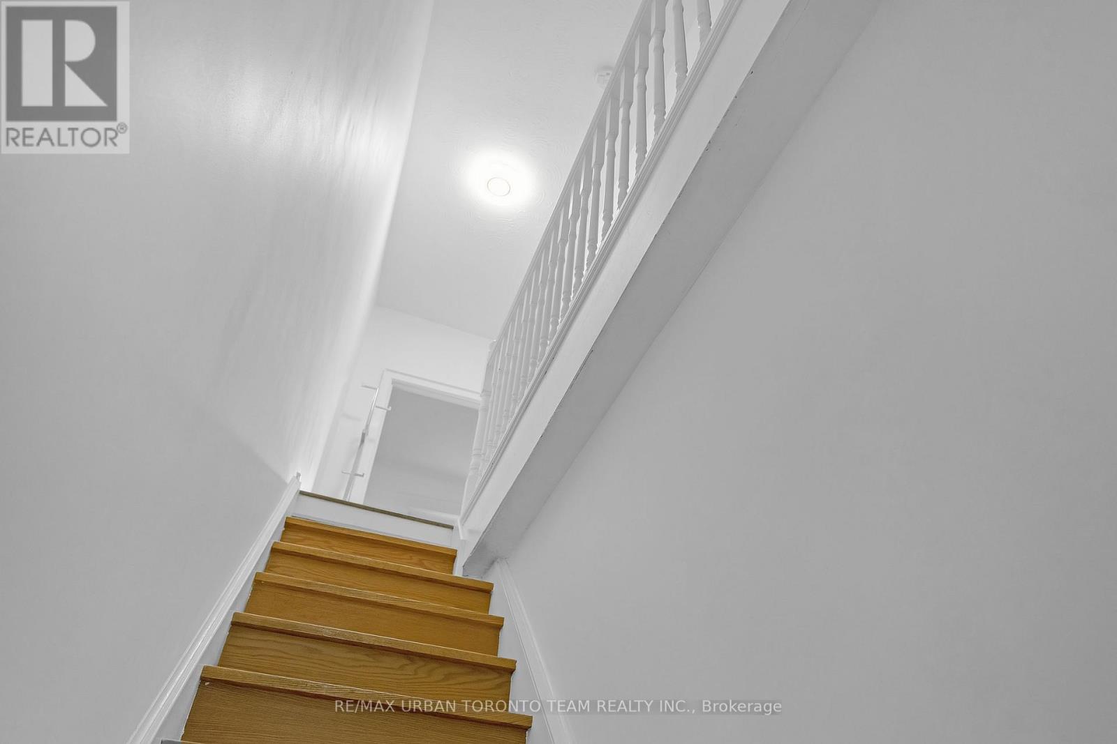 Upper - 87 Oxford Street, Toronto (Kensington-Chinatown), Ontario  M5T 1P2 - Photo 4 - C12581796