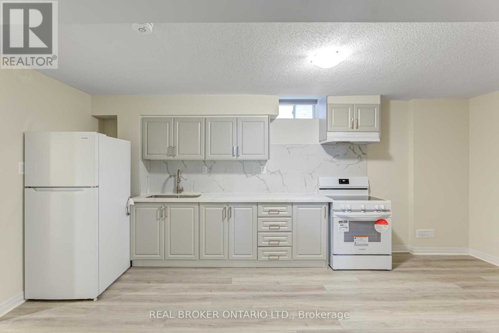 6 Northrop Bsmt Avenue N, Clarington, Ontario  L1B 1G9 - Photo 2 - E12604080