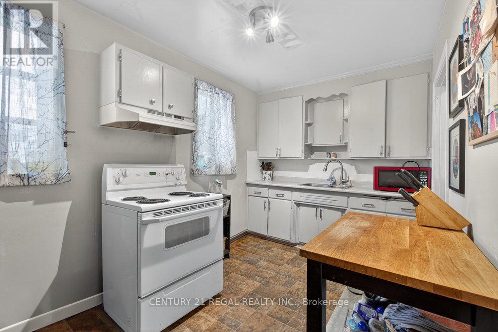 24 Roosevelt Avenue, Ajax, Ontario  L1S 2L2 - Photo 4 - E12604114