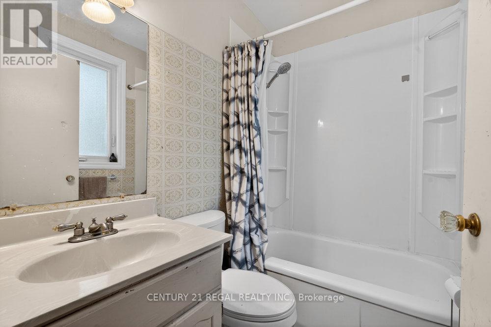 24 Roosevelt Avenue, Ajax, Ontario  L1S 2L2 - Photo 6 - E12604114