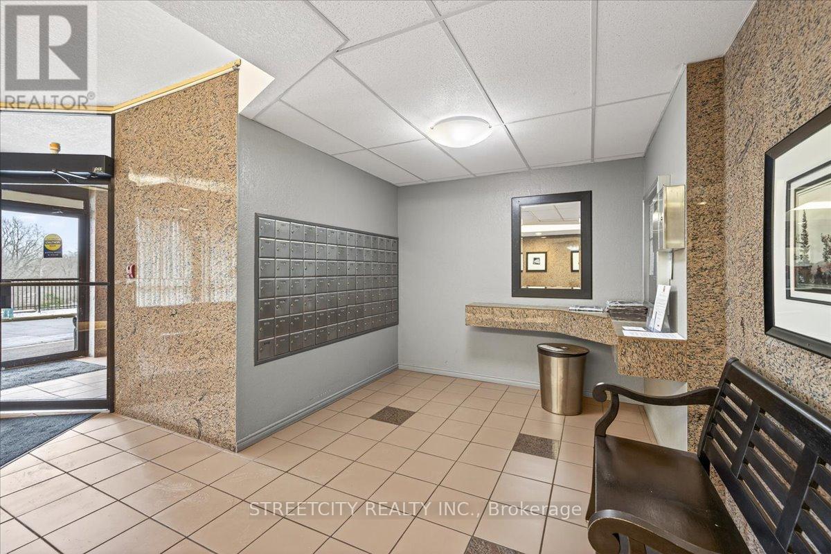 301 - 521 Riverside Drive W, London North, Ontario  N6H 5E2 - Photo 24 - X12590758