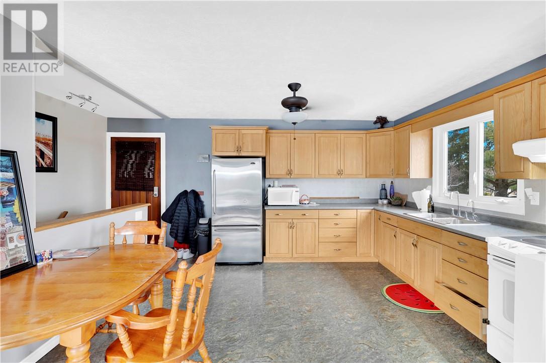 14 Cedar Grove Drive, Tehkummah, Ontario  P0P 2C0 - Photo 14 - 2125840