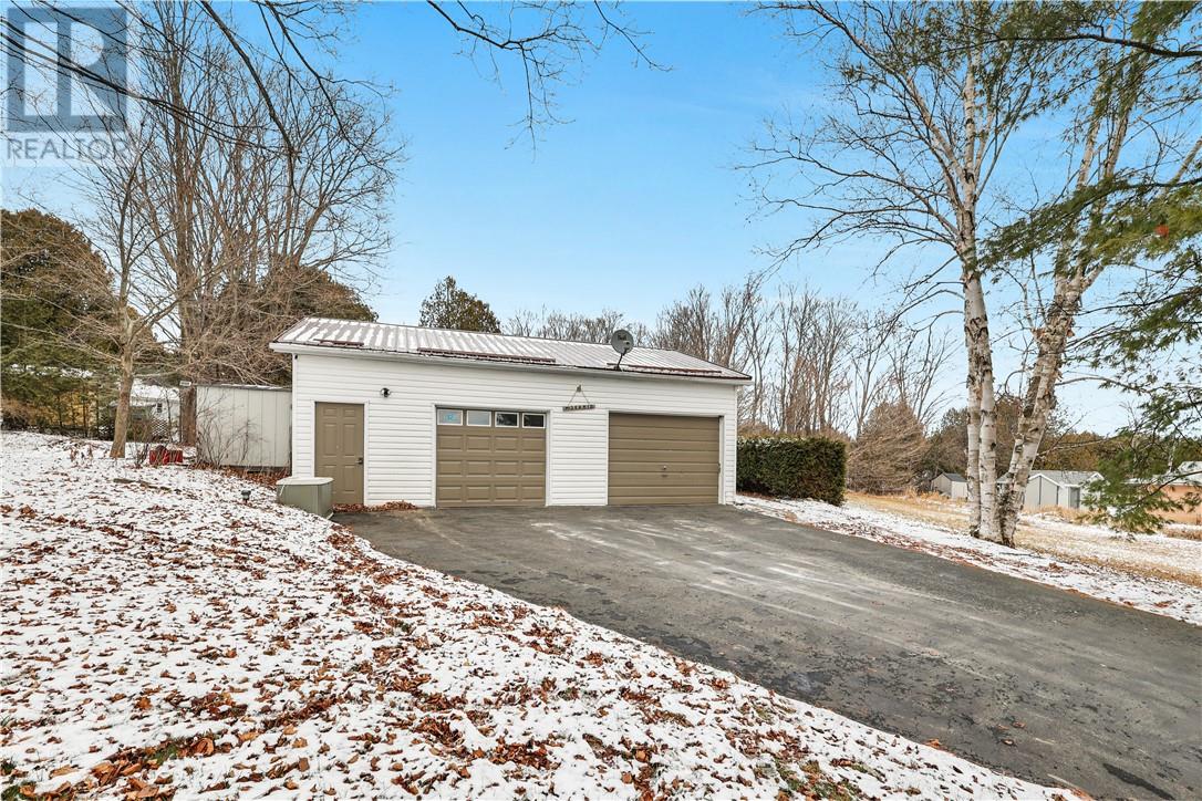 14 Cedar Grove Drive, Tehkummah, Ontario  P0P 2C0 - Photo 4 - 2125840
