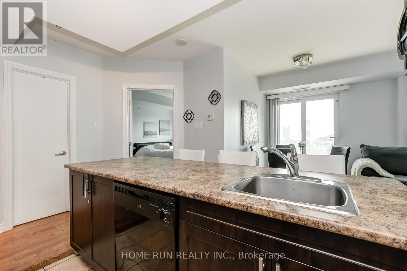 1009 - 234 Rideau Street, Ottawa, Ontario  K1N 0A9 - Photo 8 - X12603648