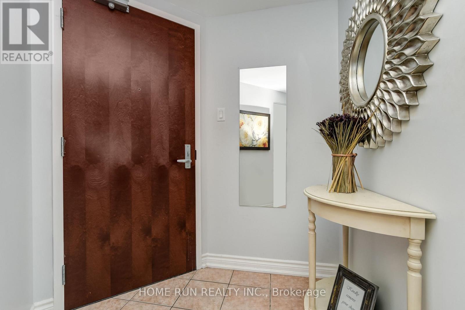 1009 - 234 Rideau Street, Ottawa, Ontario  K1N 0A9 - Photo 4 - X12603648