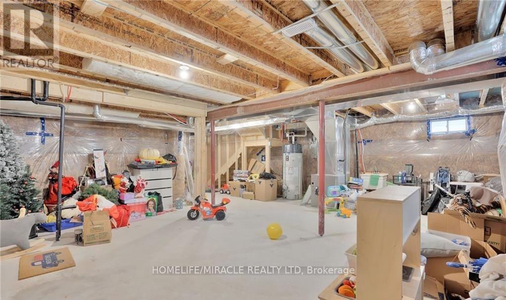 99 Sunflower Crescent, Thorold, Ontario  L3B 0E9 - Photo 12 - X12462505