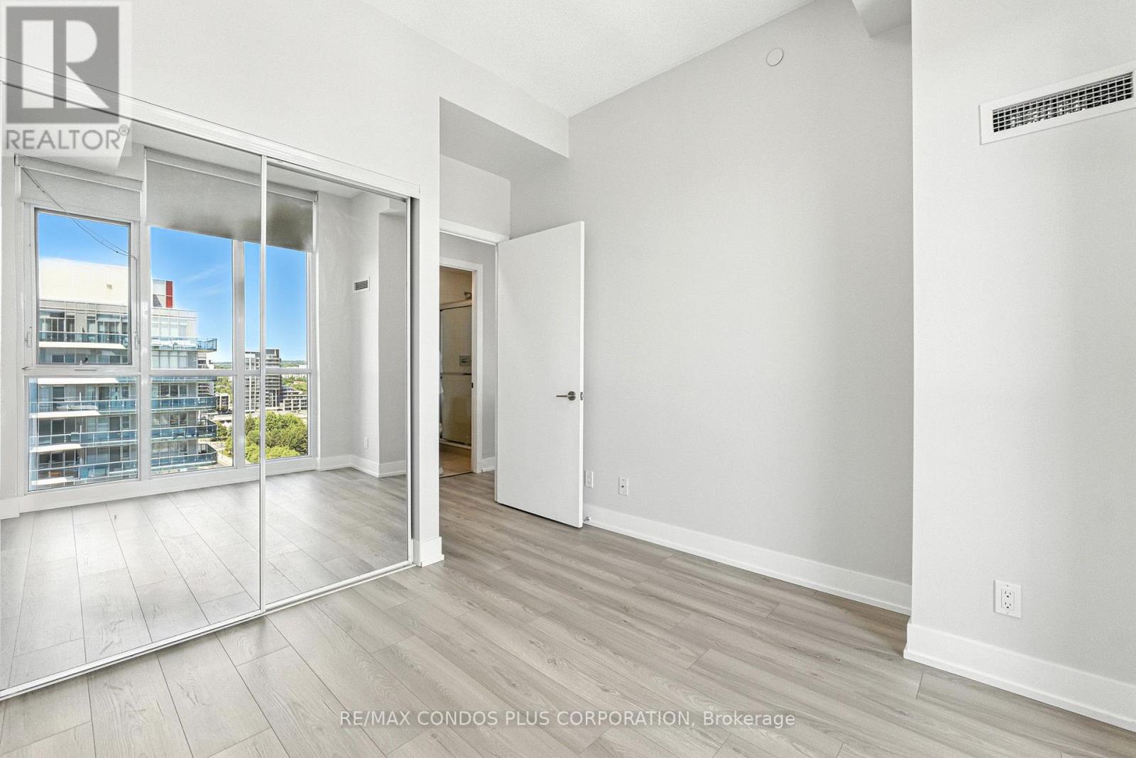 Lph15 - 9471 Yonge Street, Richmond Hill, Ontario  L4C 0Z5 - Photo 14 - N12603938