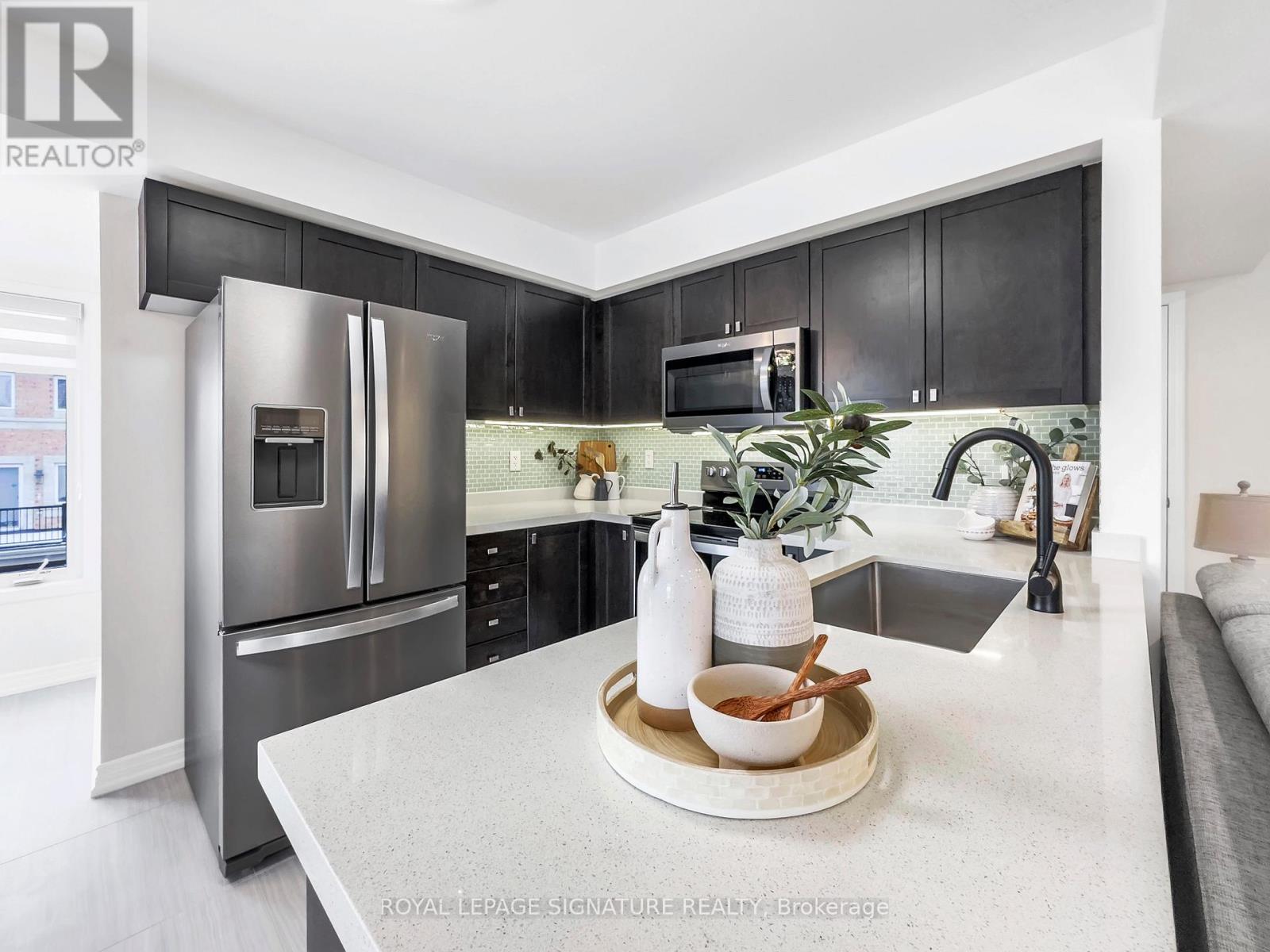 2249 Bur Oak Avenue, Markham, Ontario  L6E 0C2 - Photo 4 - N12604090