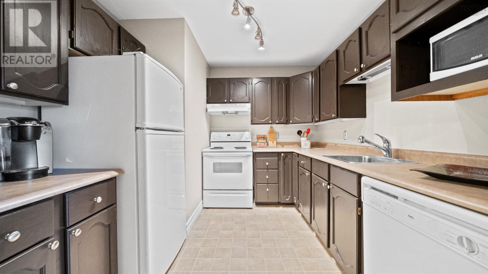 9 4 Rose Way, Dartmouth, Nova Scotia  B2Y 4L9 - Photo 10 - 202527453