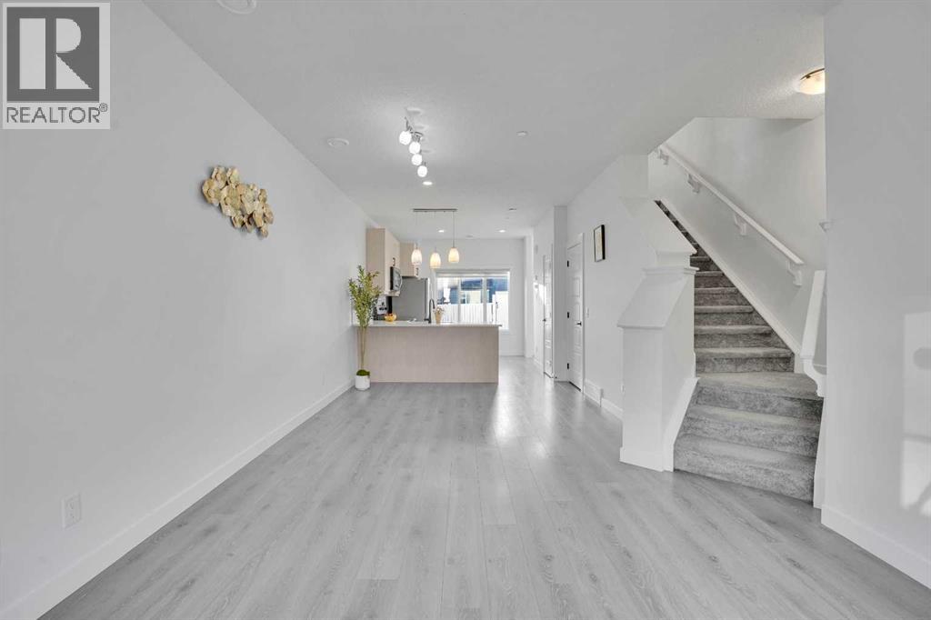 131 Lucas Boulevard, Calgary, Alberta  T3P 1H9 - Photo 4 - A2272583