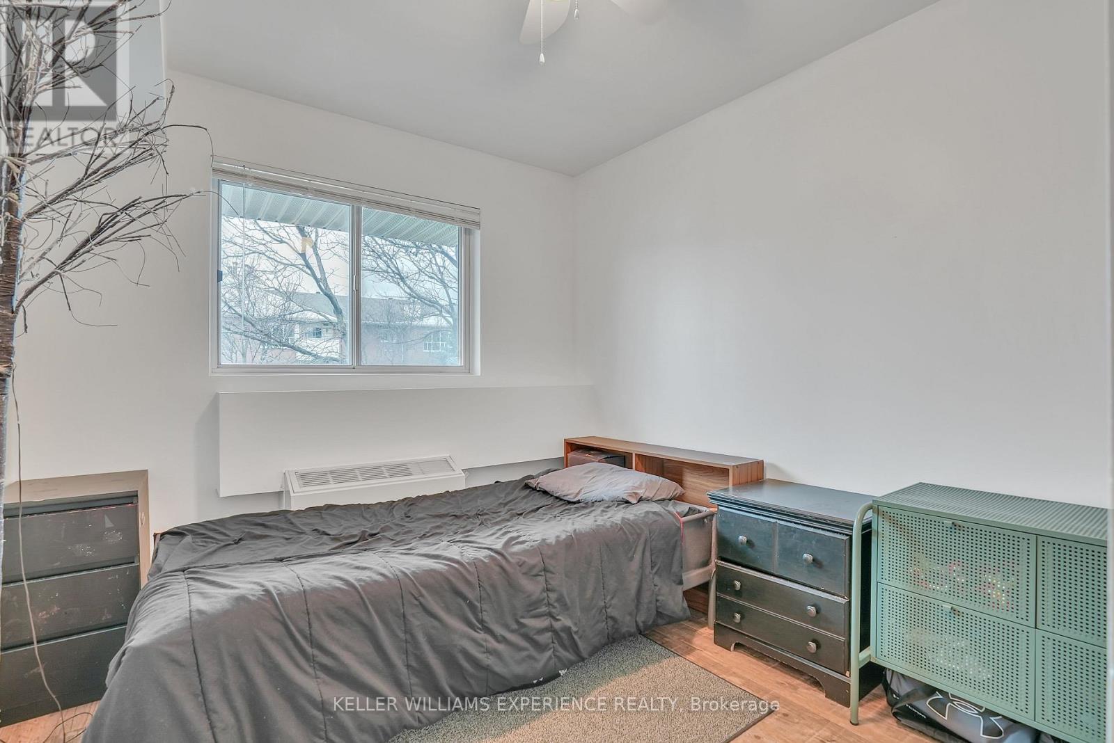 312 - 126 Bell Farm Road, Barrie, Ontario  L4M 6J3 - Photo 11 - S12604014