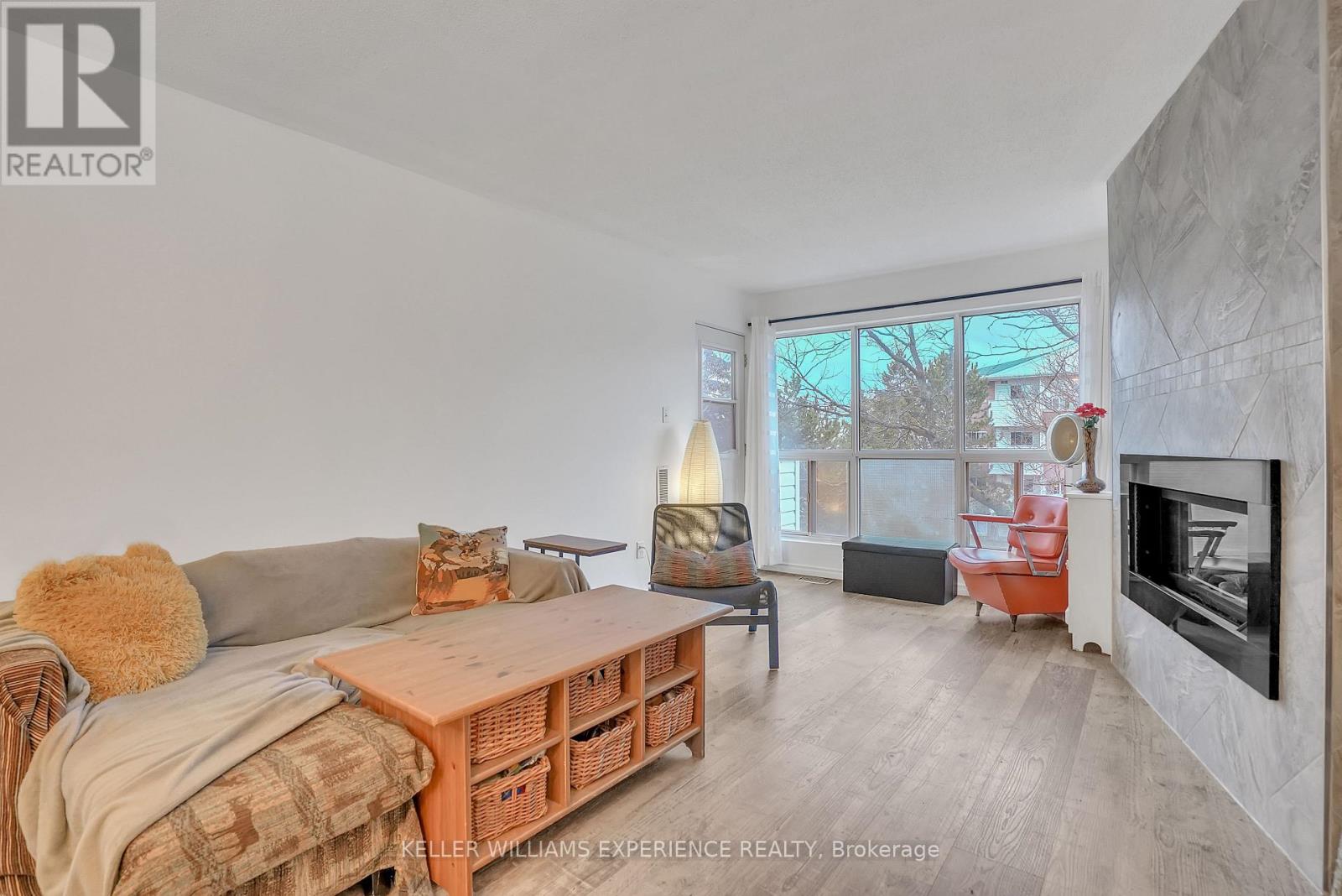 312 - 126 Bell Farm Road, Barrie, Ontario  L4M 6J3 - Photo 4 - S12604014