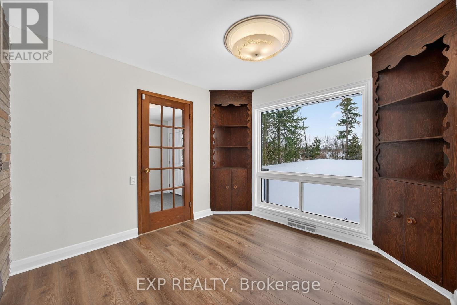 2420 Ridge Road W, Oro-Medonte, Ontario  L0L 2L0 - Photo 12 - S12604064