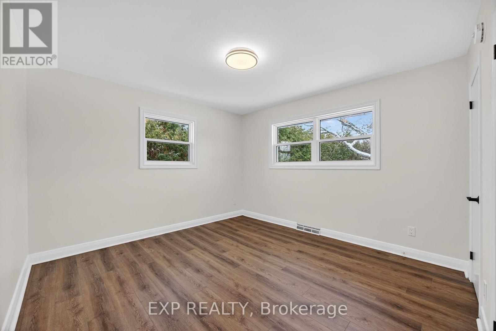 2420 Ridge Road W, Oro-Medonte, Ontario  L0L 2L0 - Photo 19 - S12604064