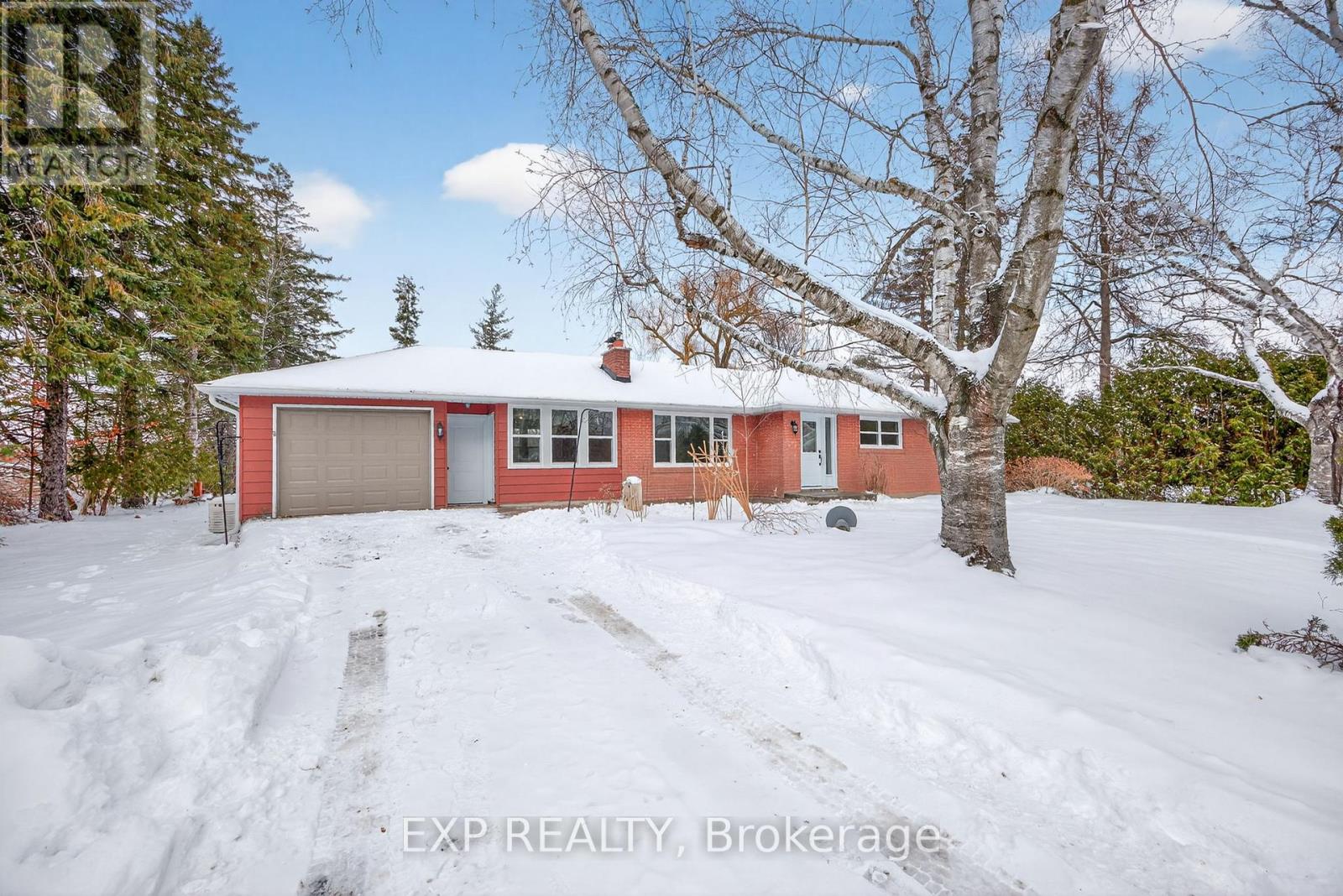 2420 Ridge Road W, Oro-Medonte, Ontario  L0L 2L0 - Photo 2 - S12604064