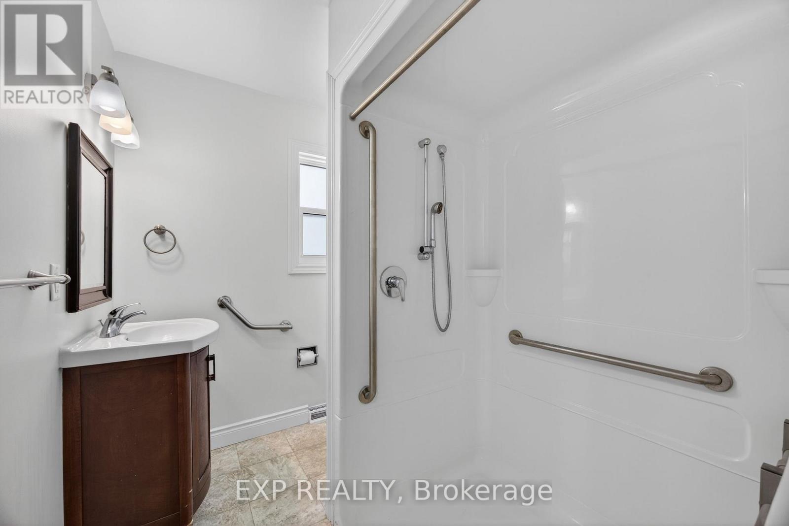 2420 Ridge Road W, Oro-Medonte, Ontario  L0L 2L0 - Photo 25 - S12604064