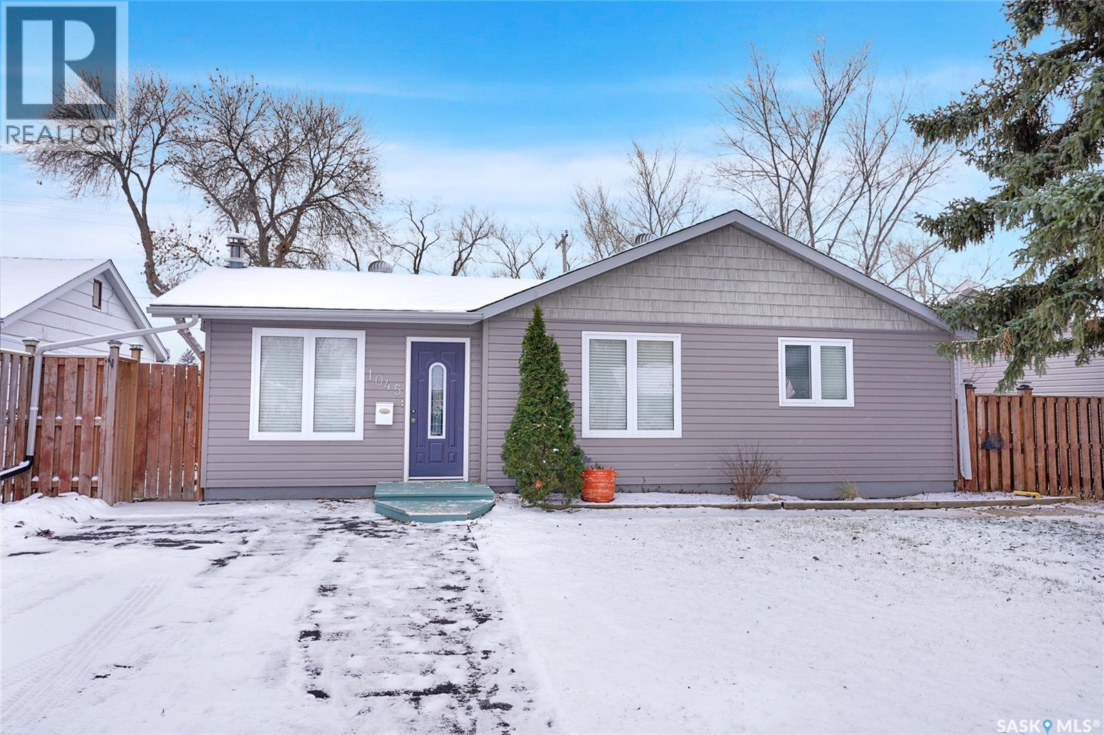 1045 Brown STREET, Moose Jaw, Saskatchewan