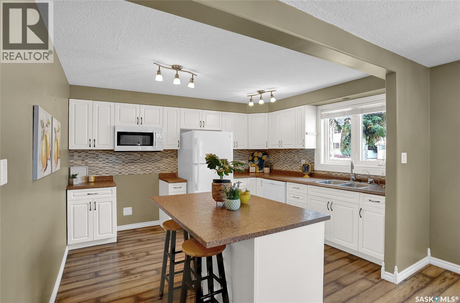 1045 Brown Street, Moose Jaw, Saskatchewan  S6H 2Z4 - Photo 14 - SK025156