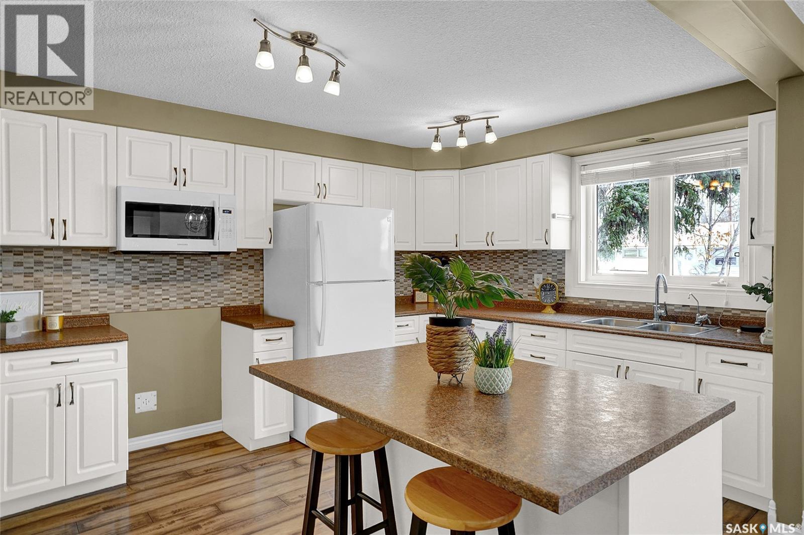 1045 Brown Street, Moose Jaw, Saskatchewan  S6H 2Z4 - Photo 15 - SK025156