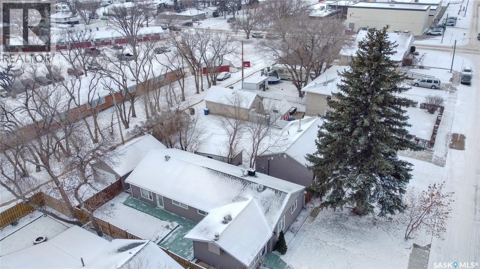 1045 Brown Street, Moose Jaw, Saskatchewan  S6H 2Z4 - Photo 39 - SK025156