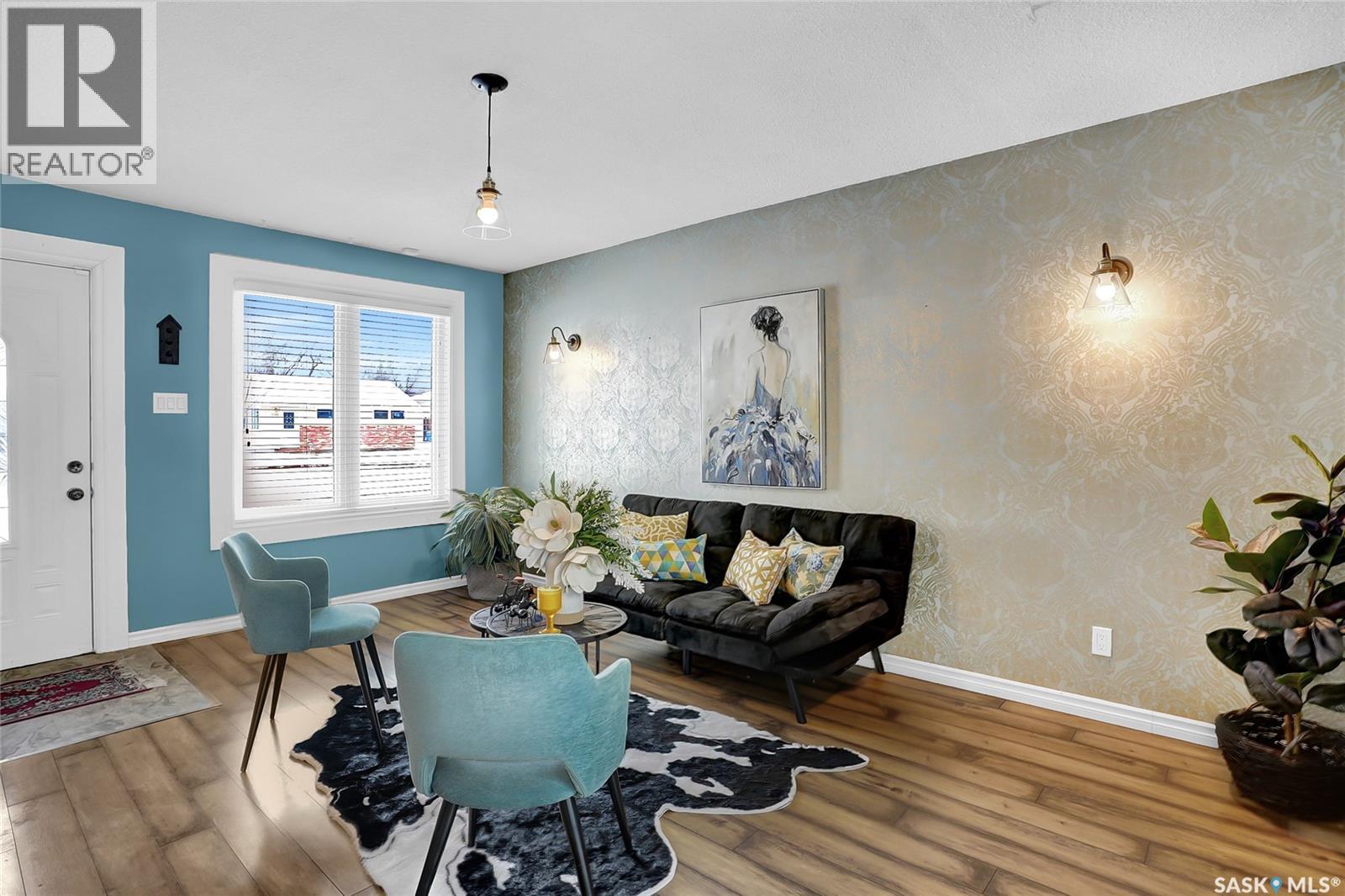 1045 Brown Street, Moose Jaw, Saskatchewan  S6H 2Z4 - Photo 4 - SK025156