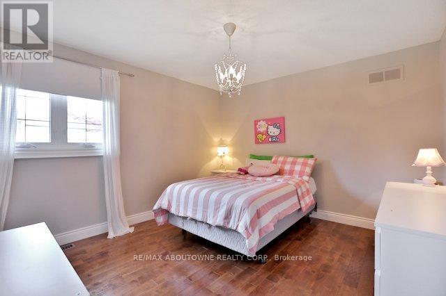 263 Princess Royal Court, Oakville, Ontario  L6H 3A5 - Photo 17 - W12603884