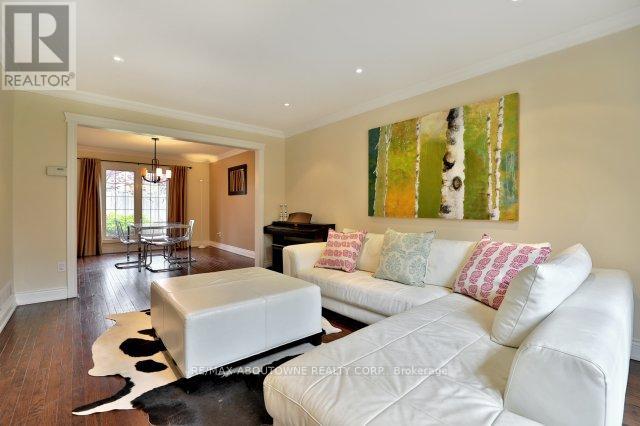 263 Princess Royal Court, Oakville, Ontario  L6H 3A5 - Photo 4 - W12603884