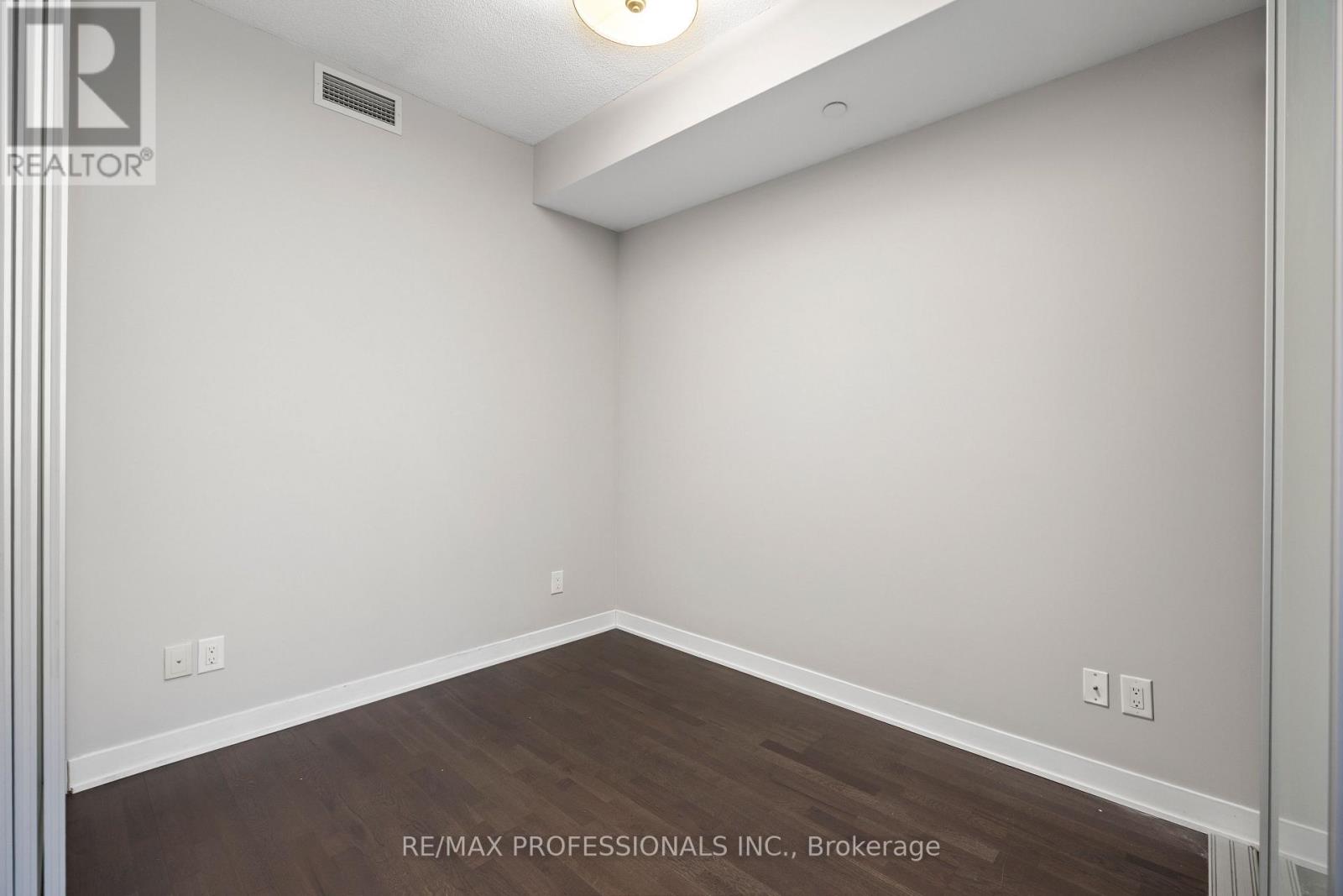 1802 - 88 Park Lawn Road, Toronto, Ontario  M8Y 0B5 - Photo 13 - W12603888